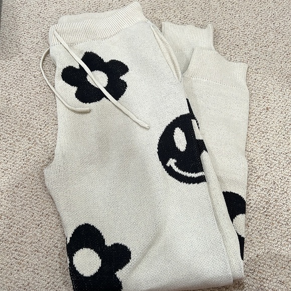 SMILEY KNIT JOGGERS - Picture 5 of 10